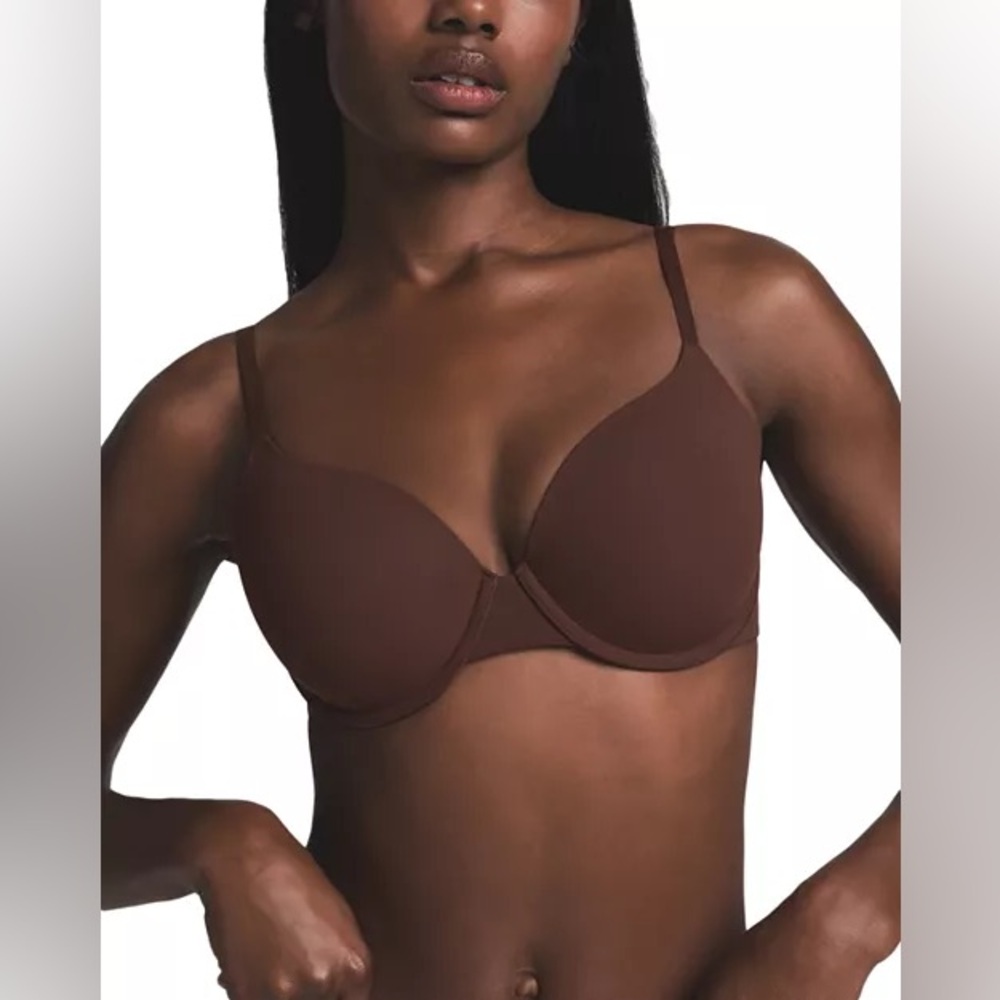 SKIMS Fits Everybody T Shirt Demi Bra